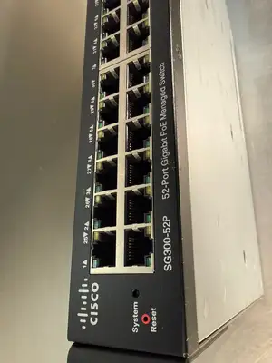Cisco SG300-52P 52-Port Gigabit Managed Switch (11.5.4)