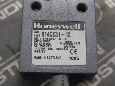 Honeywell 914CE31-12 Snap Switch 5A 250VAC 1/10HP IP66/67 New No Box
