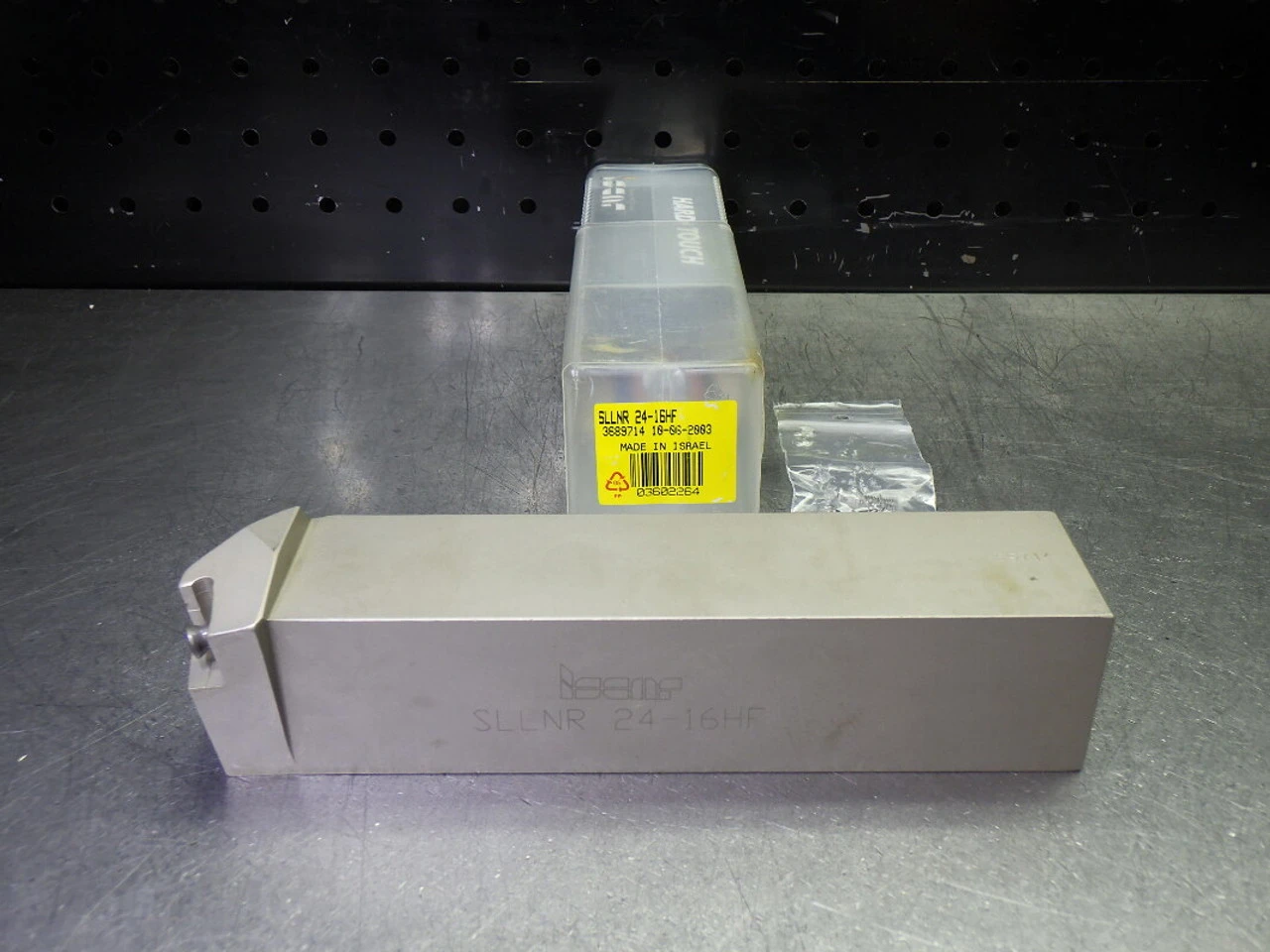 Iscar Indexable Lathe Tool Holder 1.5" x 1.5" Shank SLLNR 24-16HF (LOC2846B)