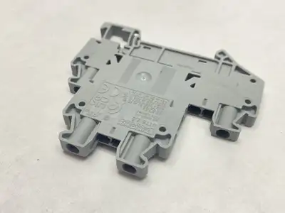 New | in-Stock Phoenix Contact Double-Level Terminal Block 3044636 LOT OF 5 Terminal Blocks Michigan US | Maverick Industrial Sales #1389239