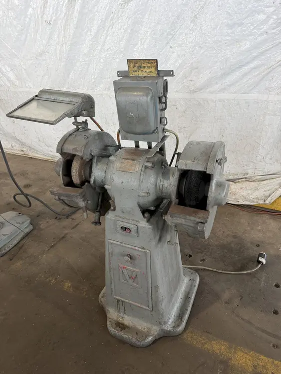 Used N/A N/A Pedestal Type Grinders (Double End) Ohio US | G-2000, Inc. #1098470
