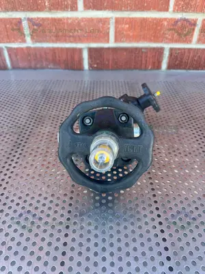USED 2- ITT PURE FLO RA25MAX DIAPHRAGM VALVE W/ 1 1/2" TO 3/4" SANITARY FITTING