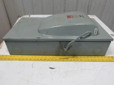 Crouse Hinds DF424A 200A 240V 3Ph 50HP Max Fusible Mechanical Disconnect