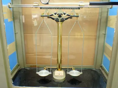 Ainsworth & Sons Vintage Apothecary Balance Scale