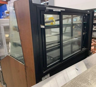 130-0055 Southern CaseArts CHS-4' Full Service Case & Remote Self Service Cooler
