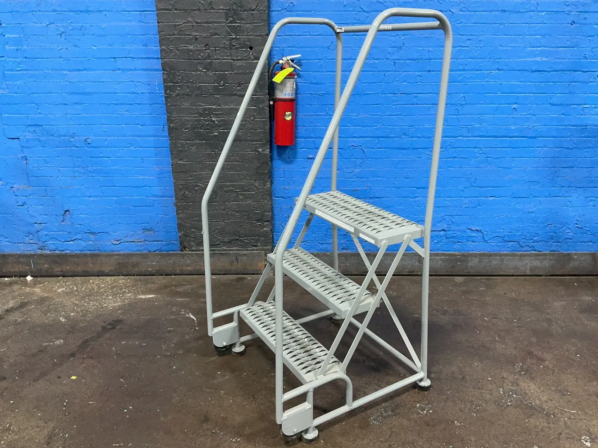 Used _UNKNOWN_ _UNKNOWN_ Ladders Ohio US | HGR 24 #1373272