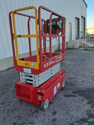 USED 2023 MEC 1330SE