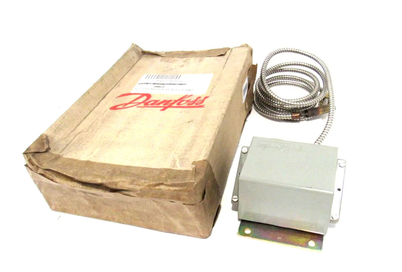 NEW DANFOSS 060L3104 TEMPERATURE CONTROLLER