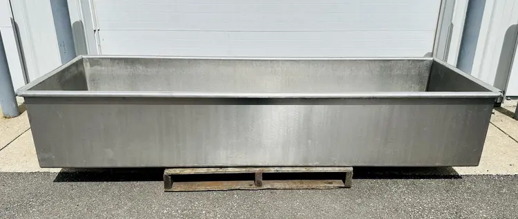 Used _UNKNOWN_ 8’L X 30W” X 17.5”D | S.S. SINGLE COMPARTMENT SINK Cleaning Tanks Ohio US | Portage Packaging Systems, Inc. #394293