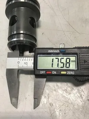 USED VICKERS 25-D20-10
