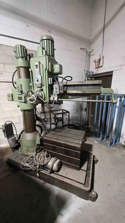 Used KITCHEN & WADE 40E25 Radial Drills Ontario CA | Avo's Machinery Equipment Inc. #920638