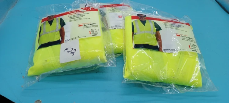 New | in-Stock 3M 3M Safety Vest Yellow 94616 Safety Products (Other) Arizona US | ASSET CONVERSION SPECIALISTS, INC. #443453