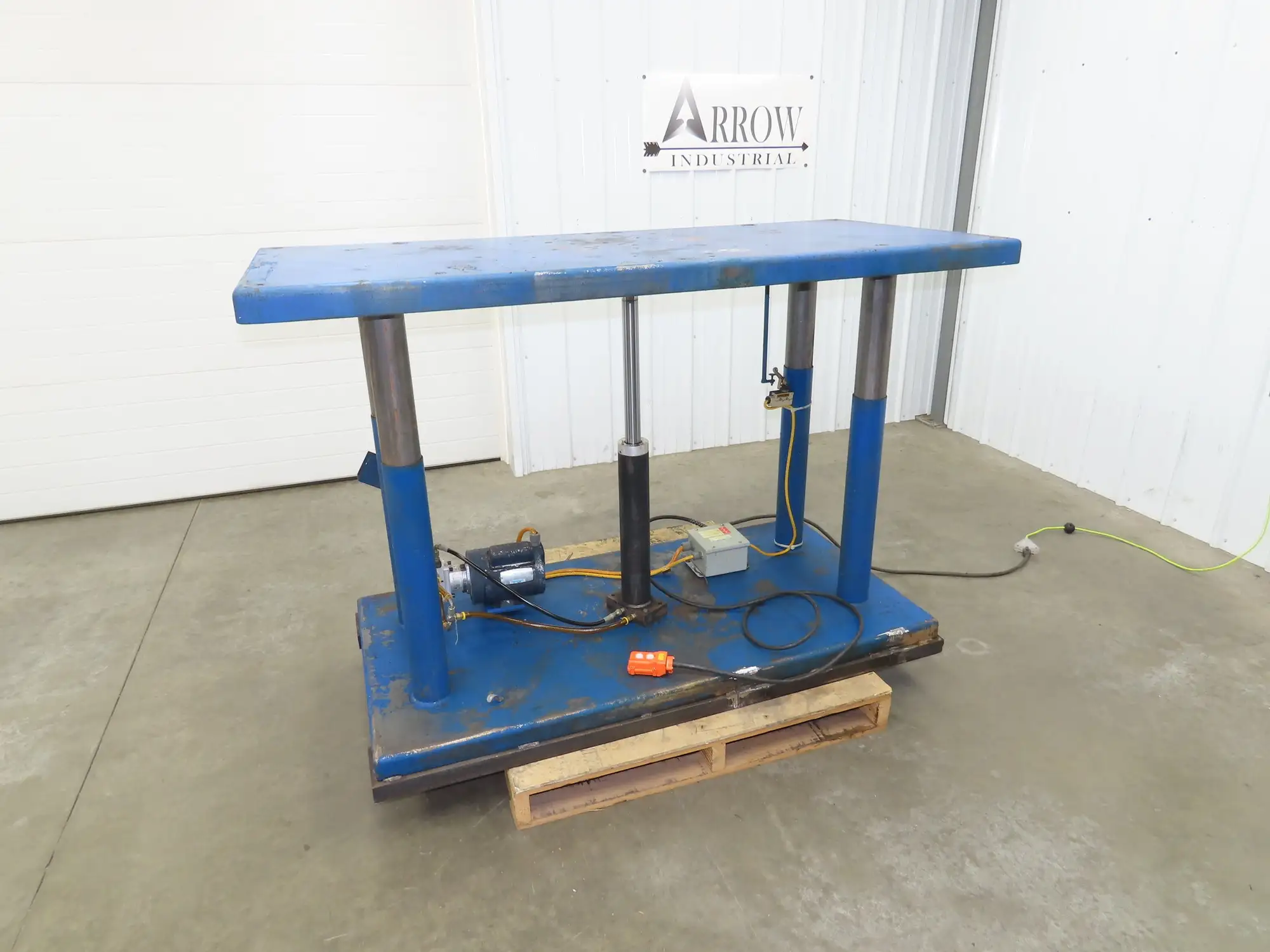1000lbs Hydraulic Lift 4 Post Work Table Bench 71x31" Top 32-48" Lift 120V