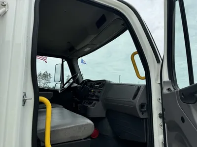 Used 2021 FREIGHTLINER CURTAIN SIDE VAN Box trucks Minnesota US | Carco Truck & Equipment #1514222