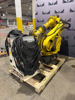USED 2016 FANUC R-2000IB/210F + R30IB