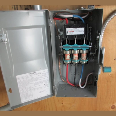 Siemens 60 Amp Fusible Disconnect