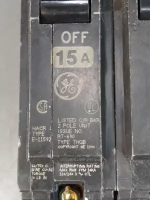 GE E-11592 15 Amp 2 pole screw on Breaker Loc4D19