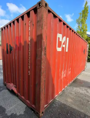20 ft Standard Shipping Container w/ Small Hole in floor - CAIU3332295
