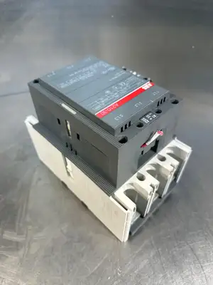 ABB A210-30 CONTACTOR 3 POLE 350 AMPS (4A-30)