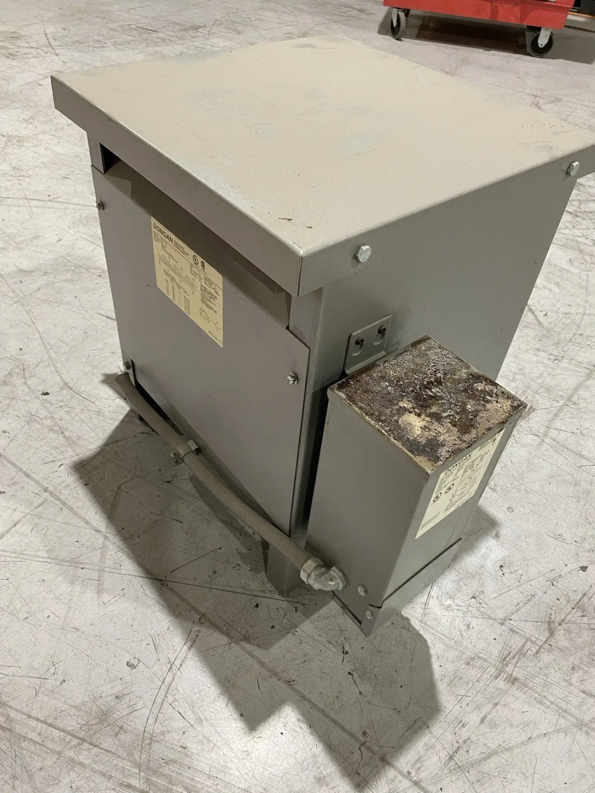 USED DONGAN 3P 15KVA 4480/208~120 WITH DONGAN 85-1045SH 1P 240X480/120/240