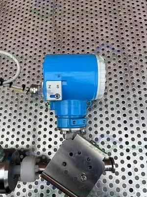 USED ENDRESS + HAUSER PMC631 PRESSURE TRANSMITTER W/ AMERSHAM CONDUCTIVITY SENSOR