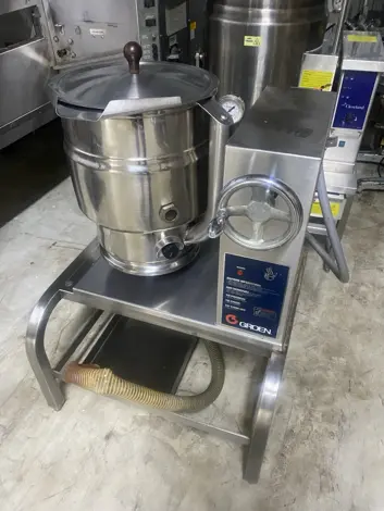 191-0019 Groen TDBO-20 20 Qt Manual Tilt Tilting Skillet Braising Pan