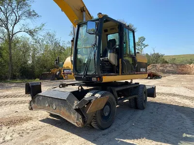 2005 Caterpillar M316C