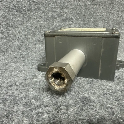 Used United Electric Controls J6-354 Pressure Switches California US | Davliegogo LLC #1708158