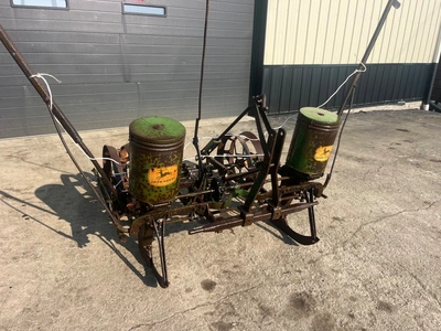 JOHN DEERE 2 row Corn Planter | County Equipment Company LLC (7)