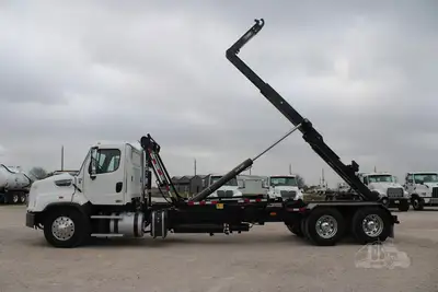Used 2017 FREIGHTLINER 114SD Hooklifts & Roll-Offs Texas US | Roll Off Truck World #1491802