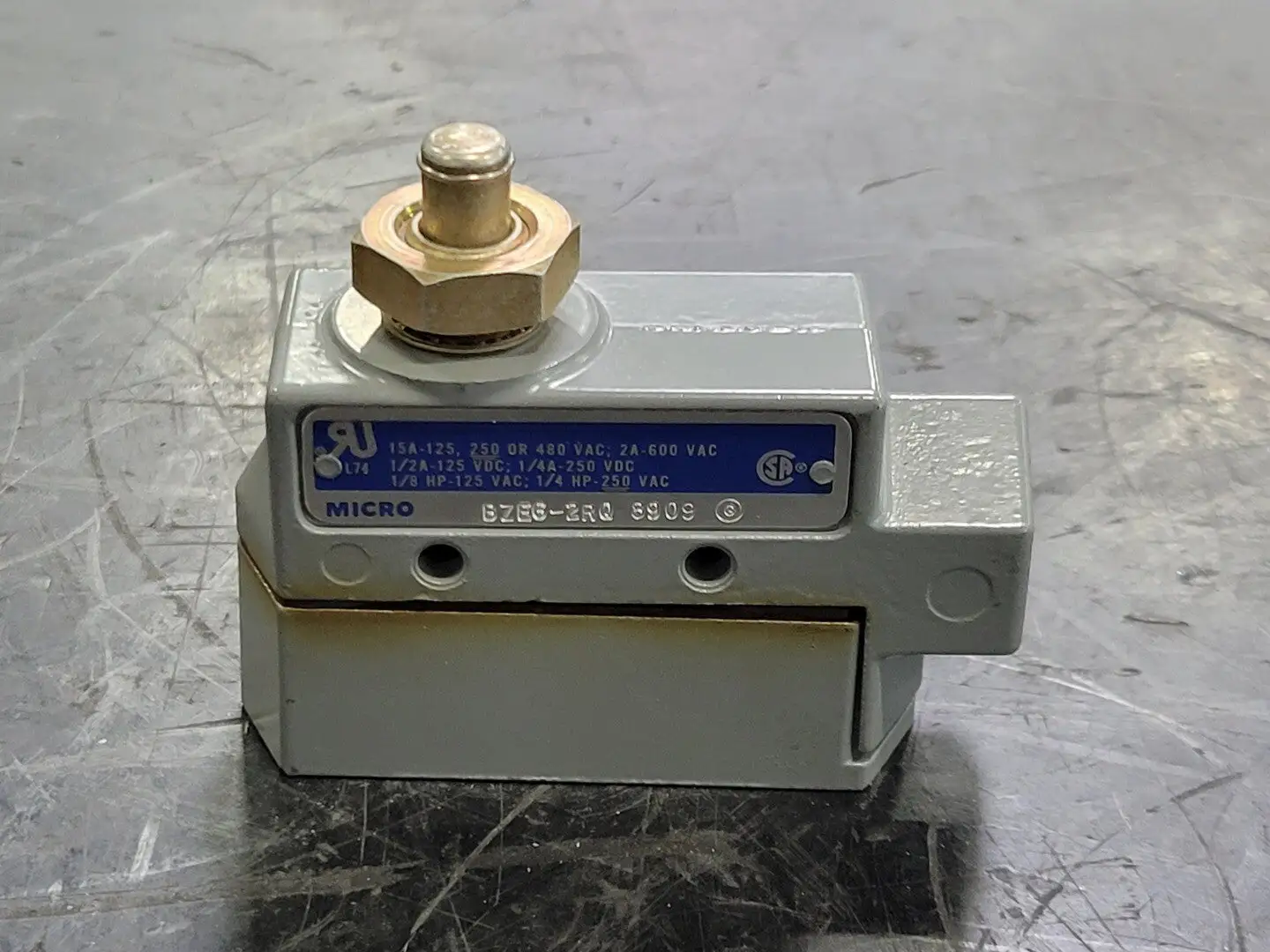 USED MICRO SWITCH BZE6-2RQ