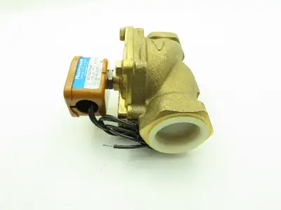 Honeywell Skinner U321G3906 Lucifer Brass Solenoid Valve 1-1/2" 170 PSI 120VAC