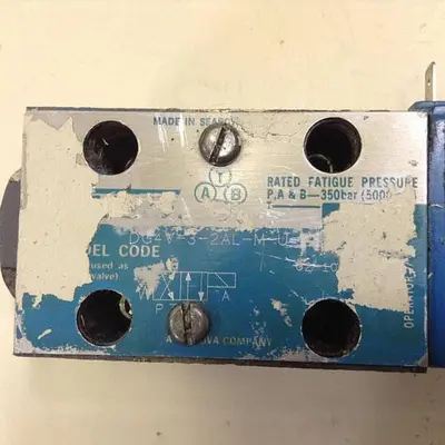 USED VICKERS DG4V-3-2AL-M-U-HL7-60