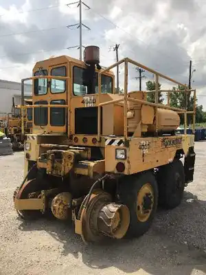 USED 1990 TRACKMOBILE 4000 TM
