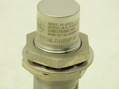 Allen Bradley 871TM-DH8NP18-N4 Proximity Sensor Inductive 10-30vdc 200mA 18mm OD