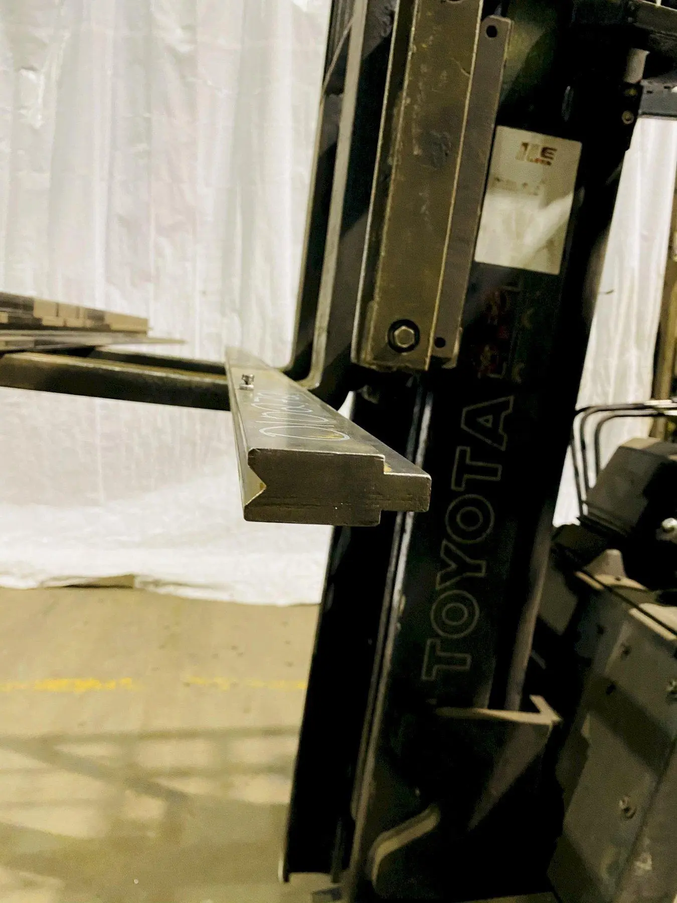 6'(72") PRESS BRAKE BOTTOM 90 DEGREE V-DIE. STOCK # 0102721