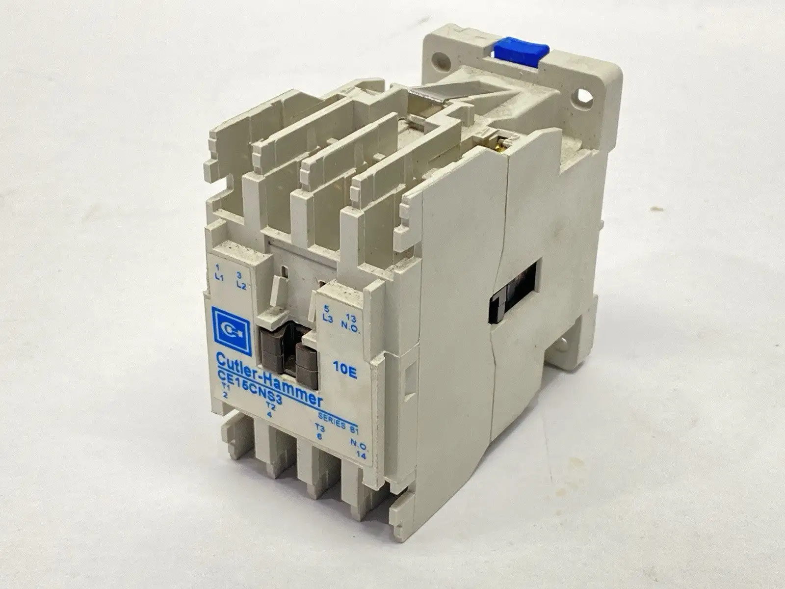 USED CUTLER HAMMER SER B1 CONTACTOR IEC 3-POLE 12A 600V