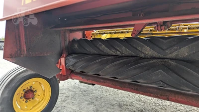USED NEW HOLLAND 1465