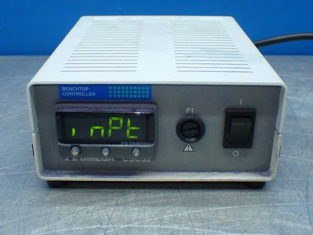 Used OMEGA CSC32 Temperature Controls Ohio US | HGR 24 #864689