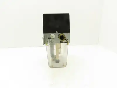 SKF MKU11-KW2-J0051 Lubricator Oil Pump Oiler 16 Bar 0.1 L/min 100VAC 2L Tank