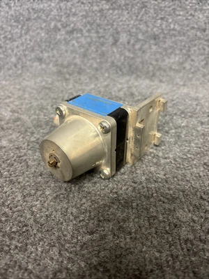 New | in-Stock Johnson Controls R-3030-I Relays & Switches California US | Davliegogo LLC #1706471