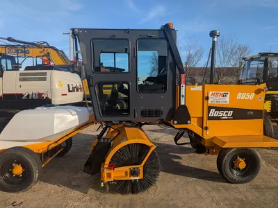 2026 LEEBOY RB50 Broom - Self Propelled | Mid South Machinery (1)