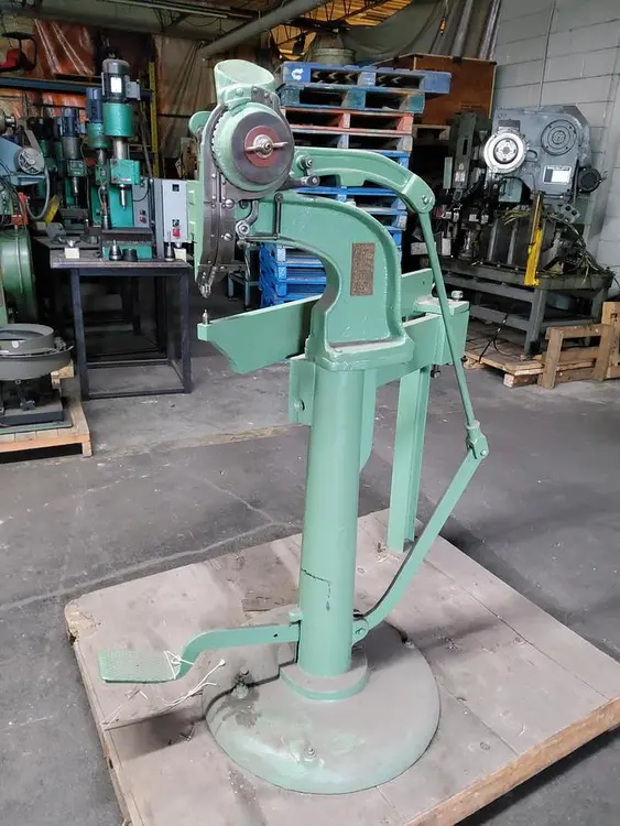 Used PARMENTER BULLOCH 213 Riveters CA | B & B RIVET MACHINE #746461