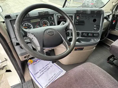 Used 2018 FREIGHTLINER CASCADIA Conventional trucks Florida US | Truck and Van Outlet #1509230