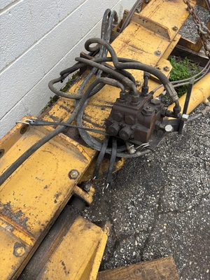 USED 2004 JOHN DEERE 670C SERIES 2