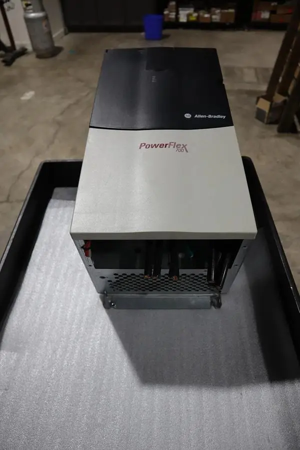 Allen-Bradley 20BD125A0AYNANC0 AC DRIVE POWERFLEX 700 480 VAC 60 HZ STOCK HP144