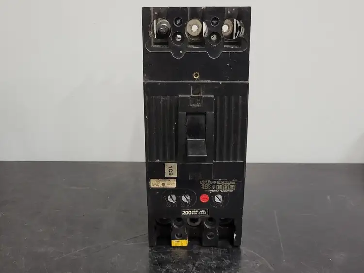 Used GENERAL ELECTRIC TFJ236200 Switchgears British Columbia CA | Lenmark #239120