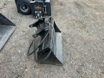 Used GIYI 3T HYDRAULIC TILT BUCKET MINI EXCAVATOR ATTACHMENT Multipurpose Buckets Michigan US | Miedema Asset Management Group #1579266