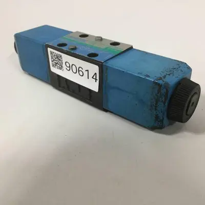 USED VICKERS DG4V-3S-33C-M-U-H5-60