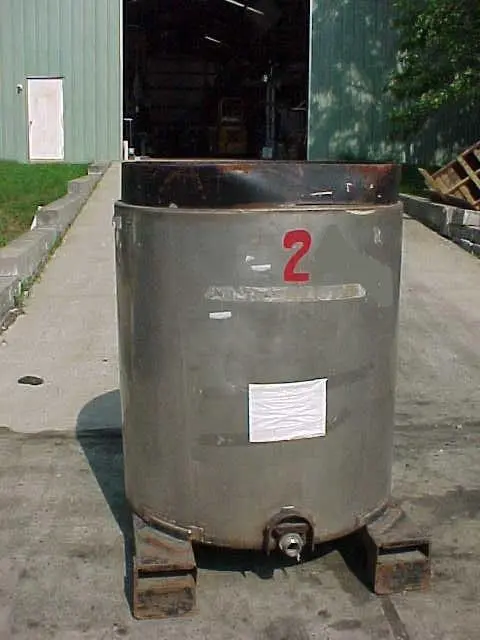 Used 350 GALLON TOTE 350 GALLON Hoppers New Jersey US | Champion Trading Corporation #423726
